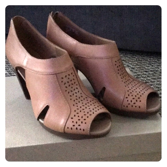 macys clarks booties